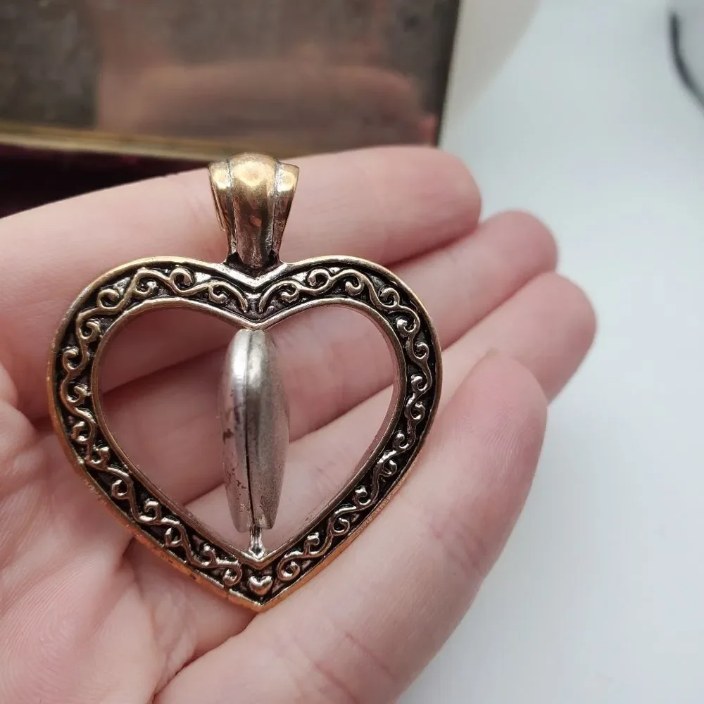 Heirloom estate sister pendulum heart necklace pendant - Picture 2 of 3